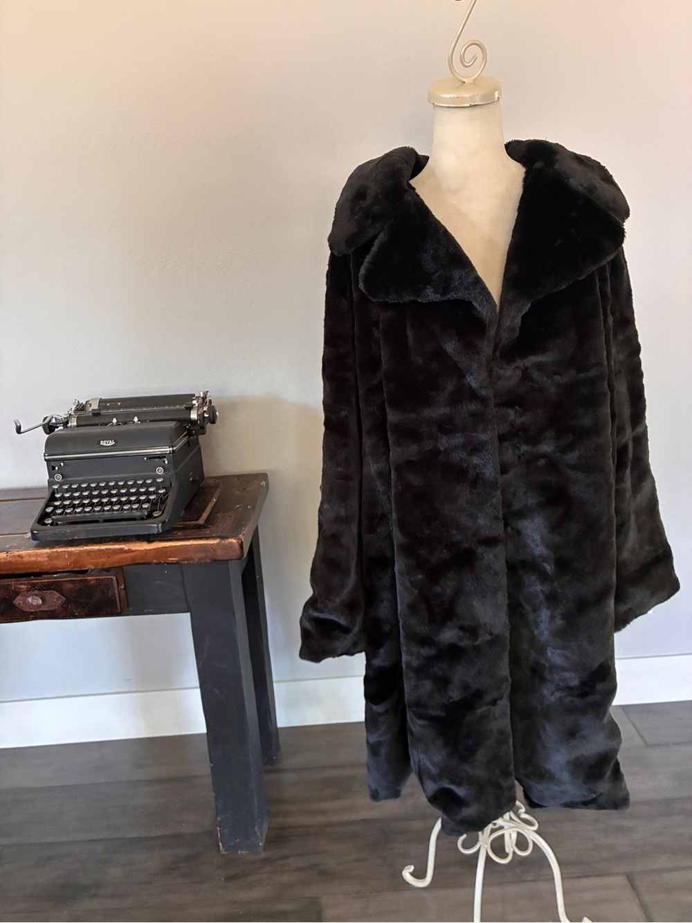 Avec Les Filles With the Girls Black Faux Fur Long Coat - Size 2X - Picture 2 of 16